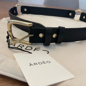 Ardeo Studios Brass Loop Leather Belt - xs/s